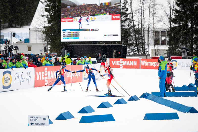 Die Olympischen Biathlonbewerbe live erleben: Südtirolerinnen und Südtiroler können in der nächsten Woche einen Vorzugs-Zugangscode erhalten, um sich Tickets für die Biathlonbewerbe zu sichern. (Foto: LPA/Fabio Brucculeri)